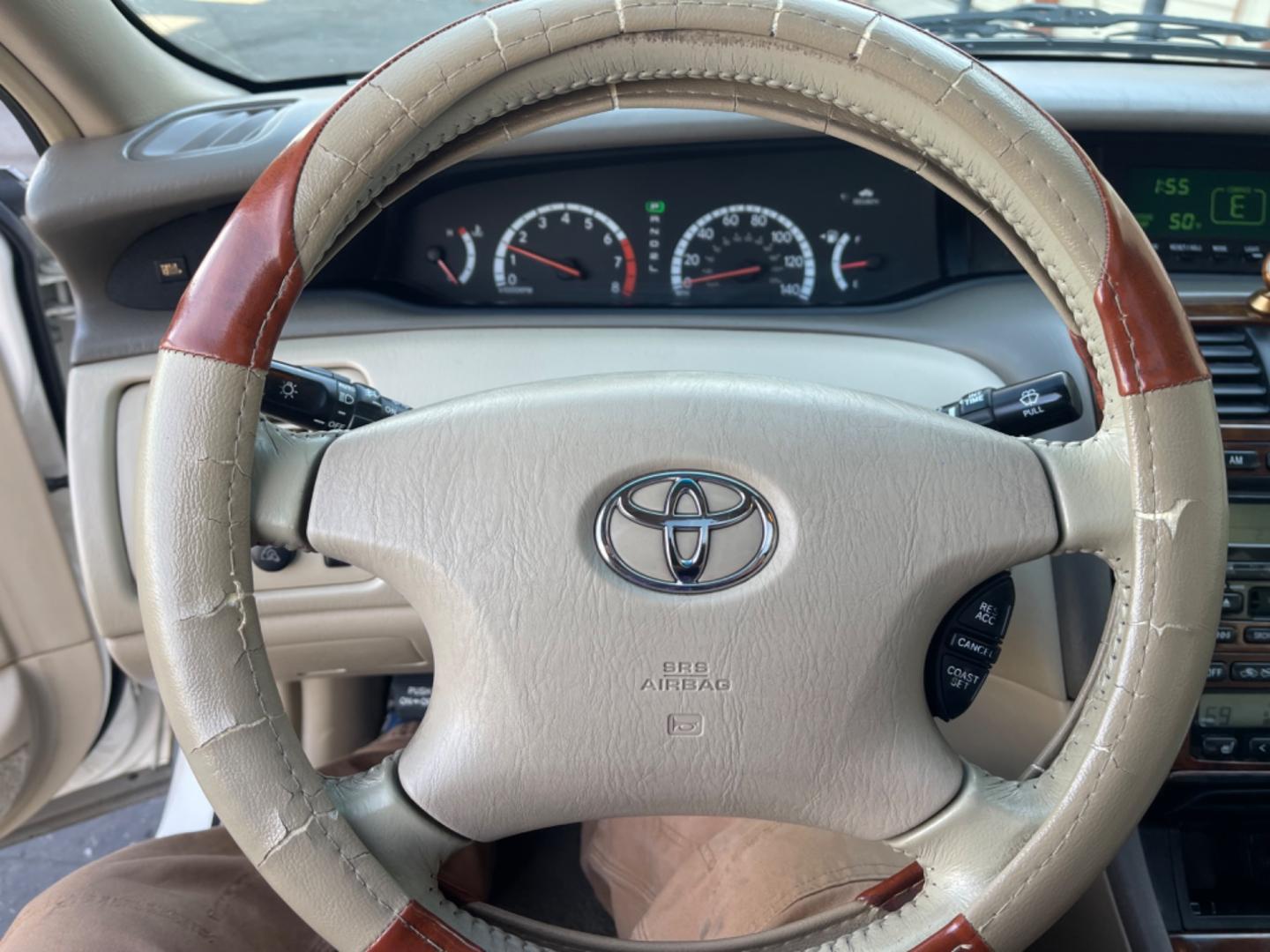 2002 Alpine White /Tan Toyota Avalon XLS (4T1BF28B42U) with an 3.0 V6 engine, AT transmission, located at 813 E Fairview Ave, Meridian , ID, 83642, (208) 336-8230, 43.618851, -116.384010 - Photo#11